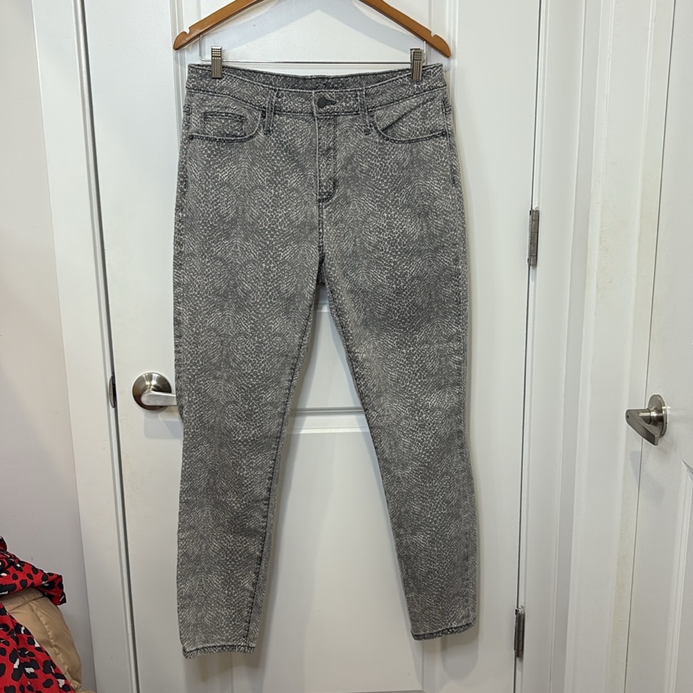 Universal Thread Gray Patterned Jeans - Picture 2 of 5